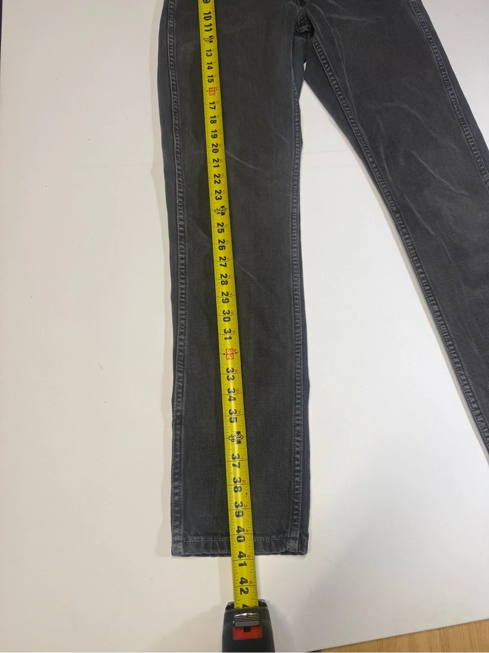 Levi's Slim Straight Jeans in Charcoal Black Orange tab